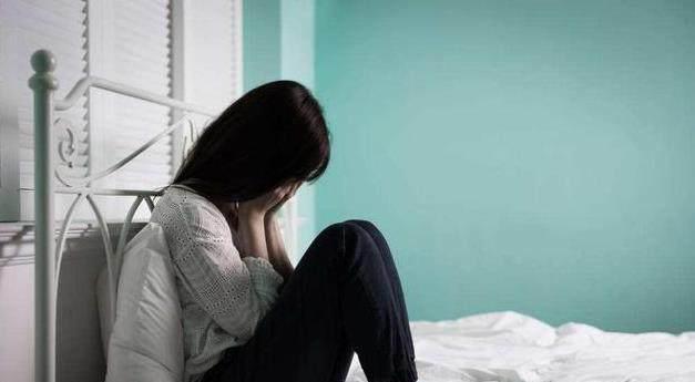 沉迷网赌,22岁女孩网贷80万,妈妈一夜白头,她还