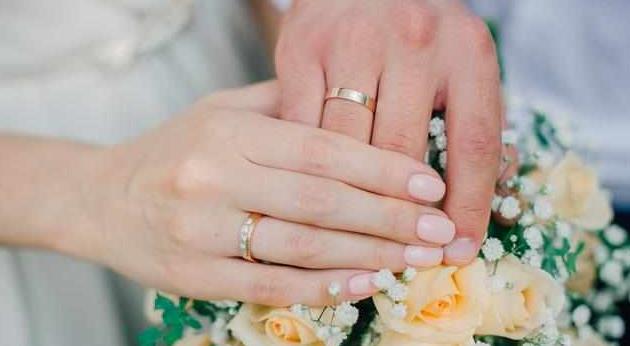 女友45万婚礼清单,买首饰三金才两万!结婚三金