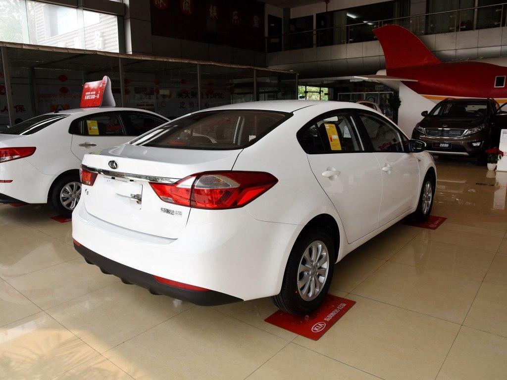 车重1.2吨，配1.6L6AT，油耗仅6.2，9万起比领动厚道！