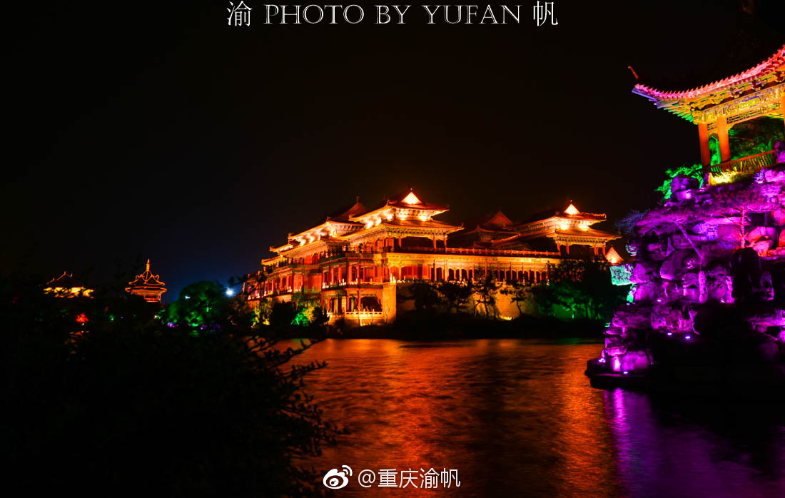 初到蓬莱仙境,美酒佳肴相迎,餐毕满眼夜游,美食郑州环境丹尼斯图片
