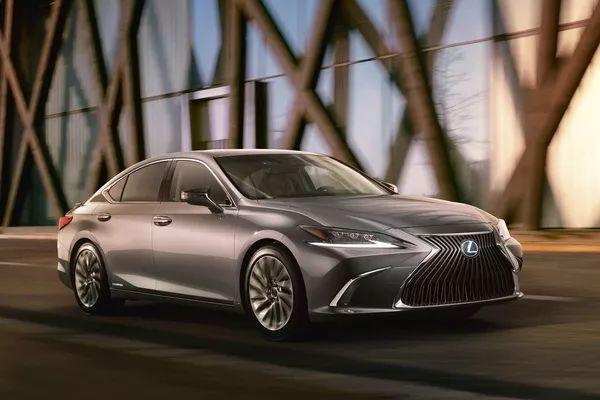 奔驰宝马奥迪大危机，全新雷克萨斯ES惊艳，北京车展全球首发