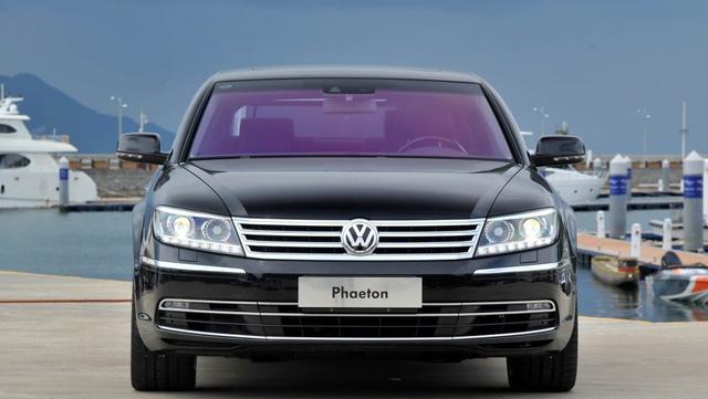 看着像20万的帕萨特，没想到内饰奢华不输7系，开得起的都是富豪