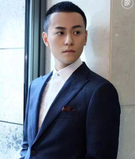 秦俊杰的照片图片