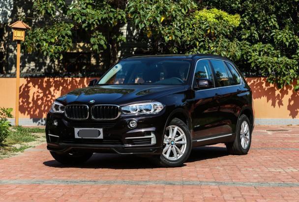 新款宝马X5不再老套, 创新了许多元素, 价格也降低了不少