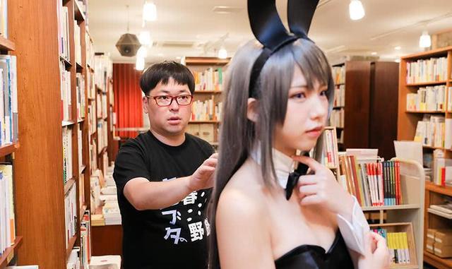 《青春期笨蛋不做兔女郎学姐的梦》COS,猪头