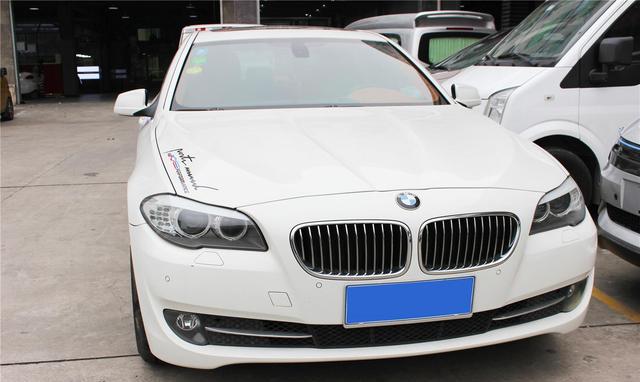 宝马530i内饰换新装，“暖男”的专属座驾！