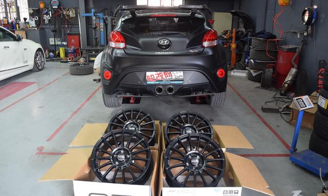 养眼女车手——现代飞思改装18寸OZ SUPERTIRISMO LM轮毂