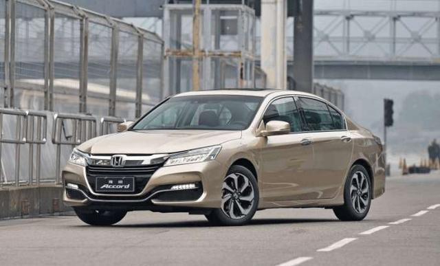 本田家族硬实力的体现，中级车之王，比帕萨特更耐造