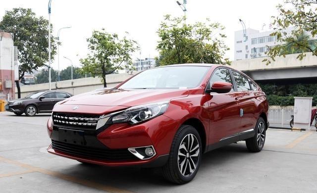 车长4米8, 比楼兰漂亮, 比途观大一圈, 可惜名字不是众泰