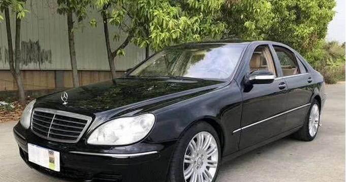 百万奔驰S500只卖10万，3个月没卖出去，网友：倒找我10万都不要