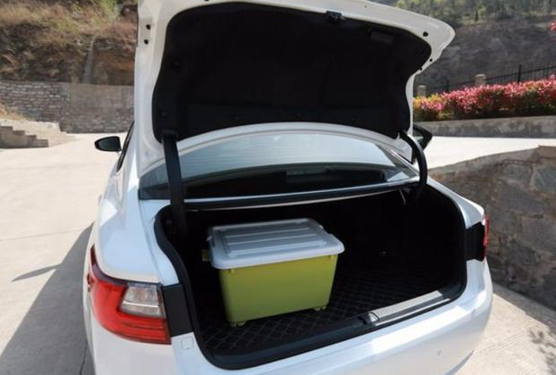 34万落地雷克萨斯ES200,朋友看到车牌笑了坦