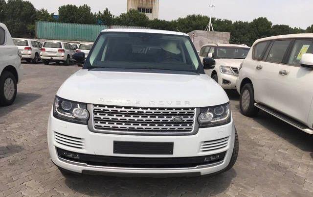 路虎揽胜除了霸气还有啥? 那么多人说: 是男人就要开路虎!