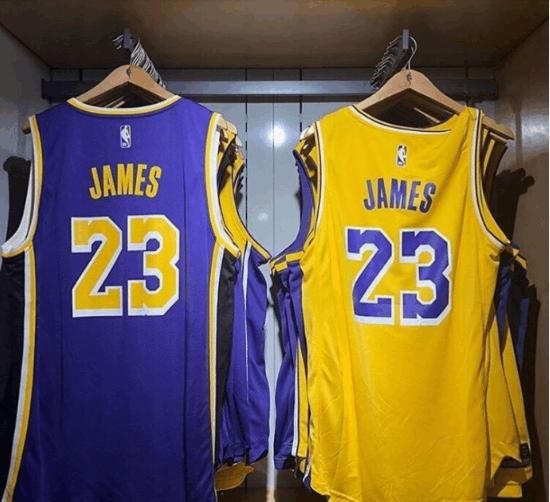 nba:詹姆斯太受欢迎,洛杉矶大街小巷都是他的球衣|湖人|詹姆斯|球衣