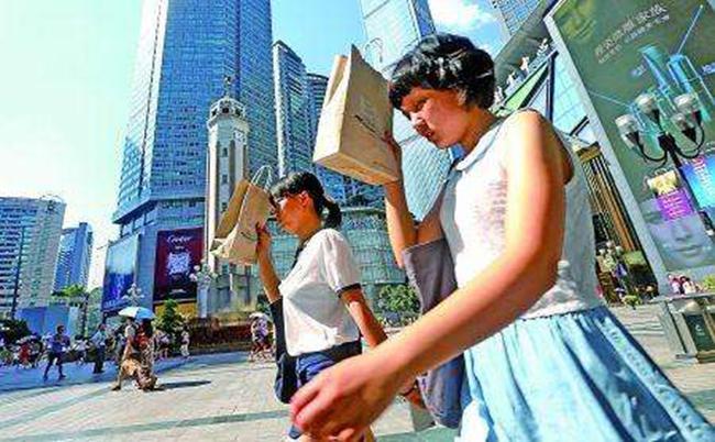 中国最热的城市,到半夜了还是38度,网友:像在蒸