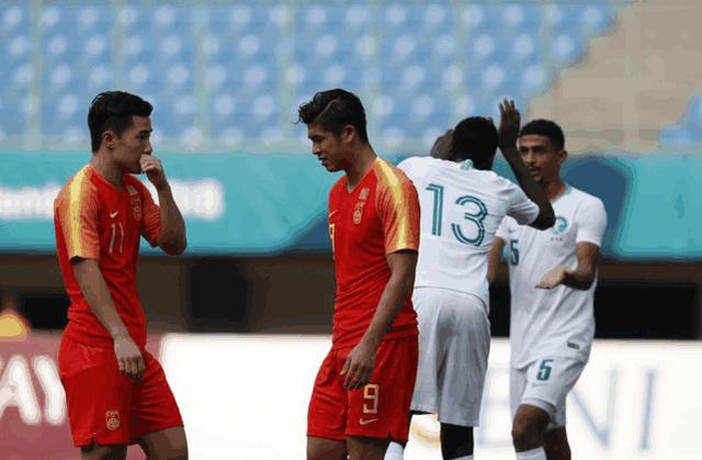 亚运会中国男足负于沙特,0-4落后时连扳3球止