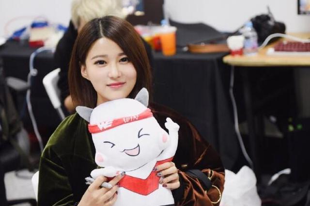 苏小妍微笑会复合吗 苏小妍直播痛哭与微笑复