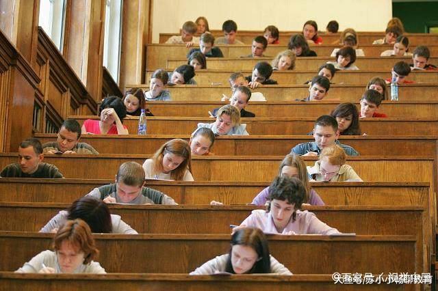 高三学生举报高中提前开学 是学校出了问题还