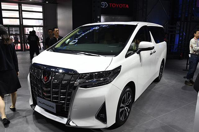 加30万买丰田埃尔法被指“傻X”怎么办？