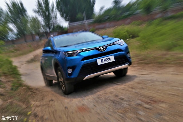 交换空间 居家大对决 RAV4荣放VS奇骏