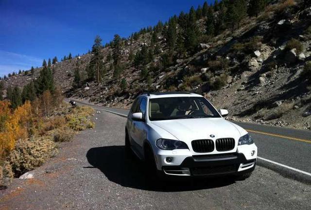 宝马X5过时了吗？内饰焕新后依旧是公路“印钞神器”