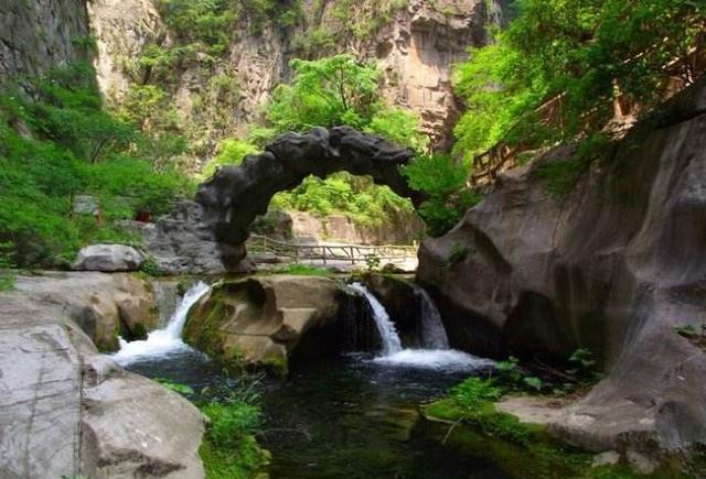 太行山有两个大峡谷景区, 一个在河南, 一个在山西, 你知道吗