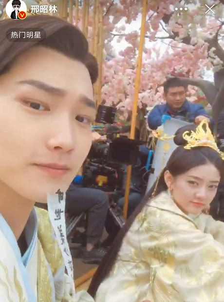 梁洁和邢昭林合照_梁洁和邢昭林情侣头像_梁洁邢昭林头像_梁洁邢昭林吻戏_