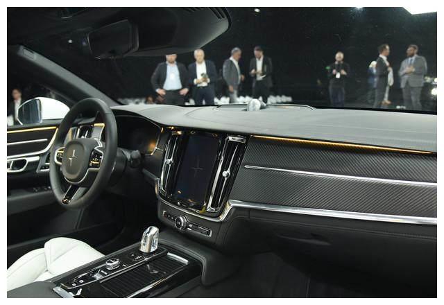 买奥迪A6后悔了！沃尔沃新车比奔驰漂亮，卖30万档次超100