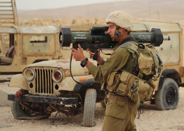 能有效反坦克、破装甲车和砖墙的斗牛士火箭筒!