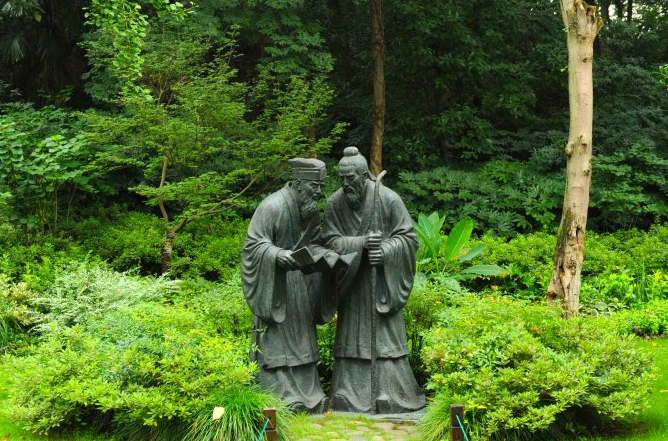 就为了吊唁死者的礼节,两位天下闻名的大佬竟