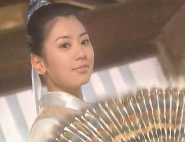 女扮男装的古装美人,张馨予潇洒,叶璇霸气,杨