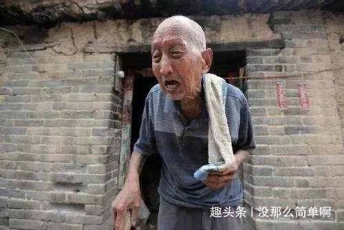 95岁抗战老兵终生积蓄被偷治病没钱,政府帮忙