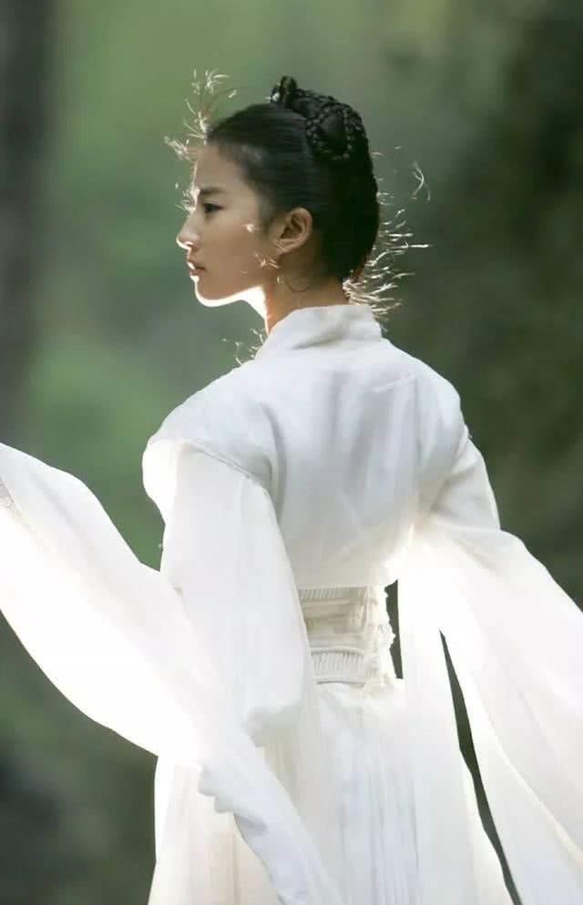 本以为刘亦菲的白色古装已经够美了