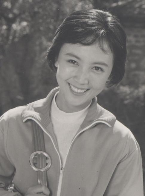 还记得电影《街上流行红裙子》中那个女孩吗?