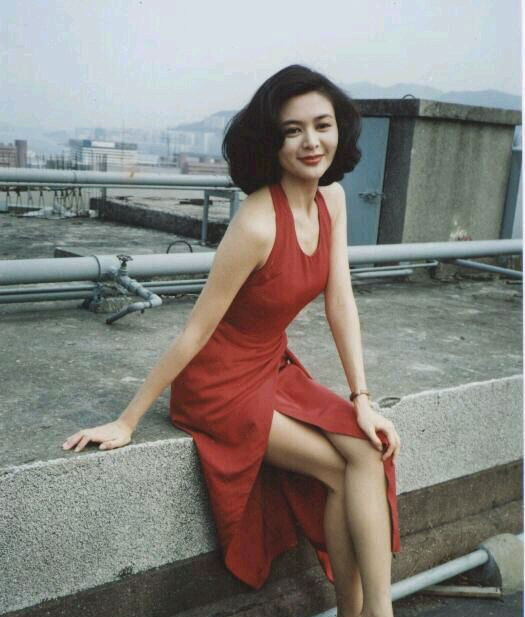 关之琳“高尔夫球”事件成“话题女王”,感情生活太乱竟是遗传