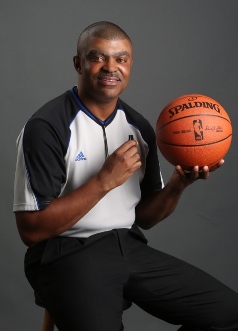 今年NBA总决赛的执法裁判是由NBA裁判运营