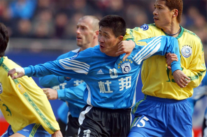 15年前的今天33岁的郝海东梅开二度 一月内两