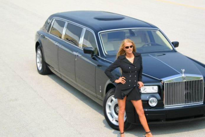 劳斯莱斯女车主招司机月薪5万,却遭遇无人去应