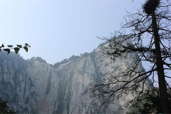 金庸笔下笑傲江湖中的华山思过崖