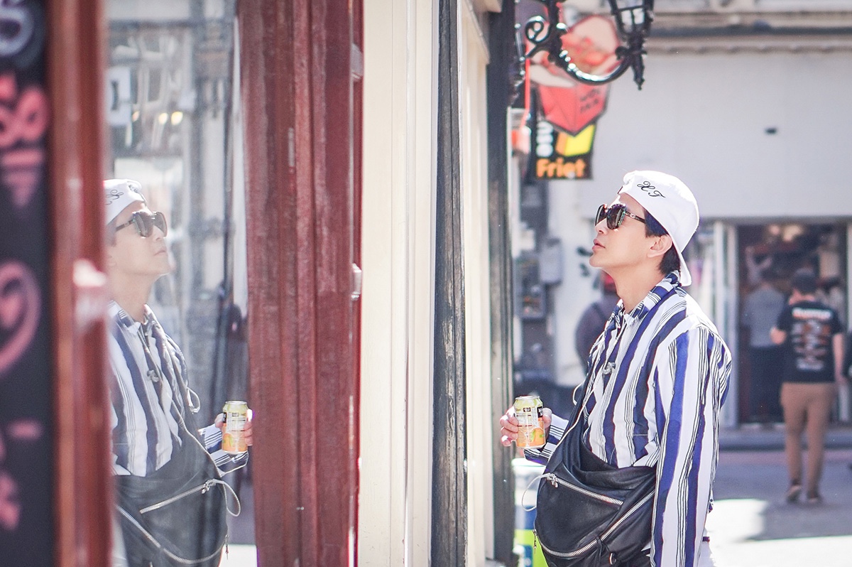 陈晓东备战个唱赴荷兰演出 曝光“憨直男”游客照