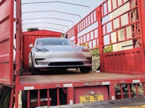 第一辆Model 3到达中国