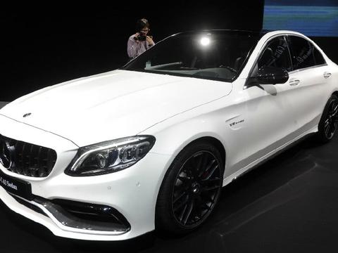 2018的美国汽车展新车亮相,这款保时捷太适合女性!