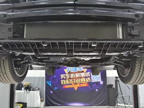 靠谱大爷变成了抠门大爷！丰田凯美瑞底盘重要螺栓生锈！