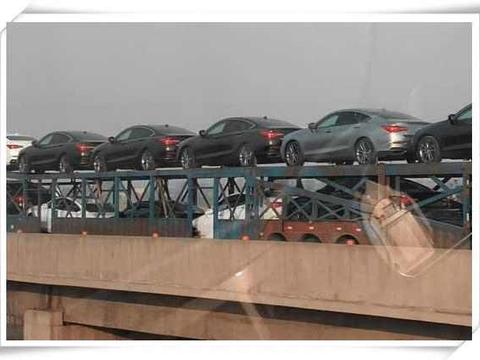 偶遇装满红旗H5挂车, 即将全国铺货, 网友: 看来几百亿没白花