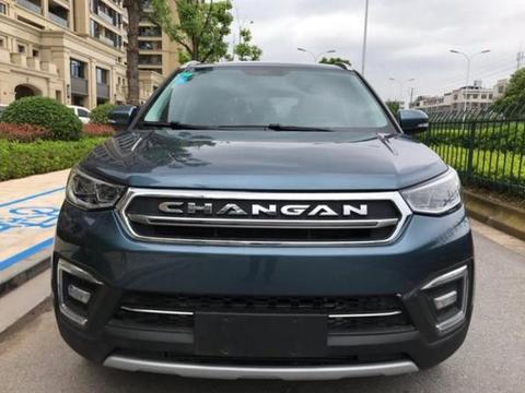 身居滨江豪宅却花12万买长安CS55，车主：其实国产车性价比更高