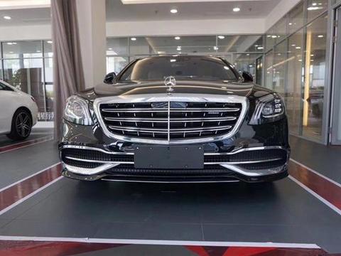 花了168万落地辆奔驰迈巴赫S450，坐在后排时车主笑了