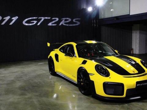 保时捷911评测，外观让人想要，价格可买一辆兰博基尼