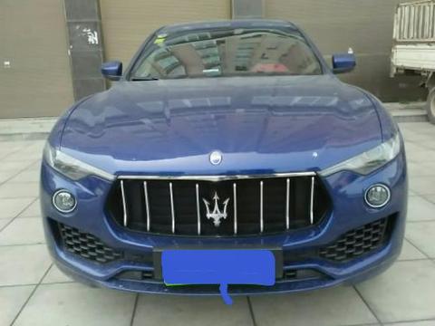 老板花106万买一辆玛莎拉蒂SUV，两千公里后无意间露出了油耗表