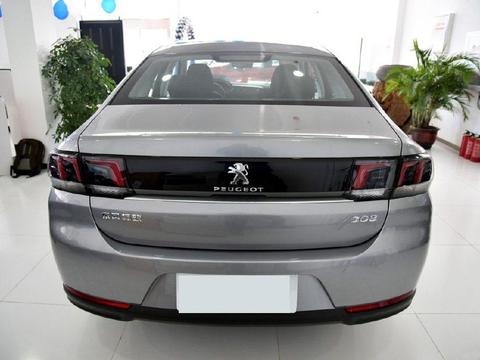 手里有10万就买这款合资车, 底盘比大众强的多