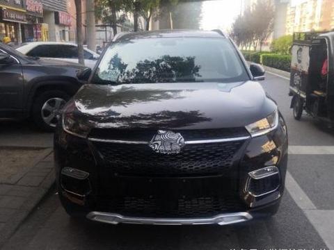 奇瑞高端SUV“先道”路试曝光，看到实车后才发现，这车多霸气