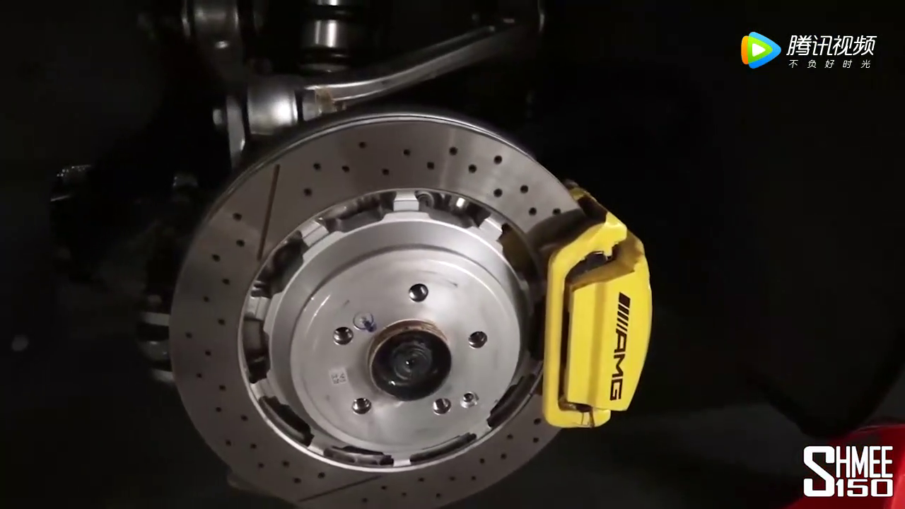 超级跑车的轮胎有多大，拆下来感受一下！